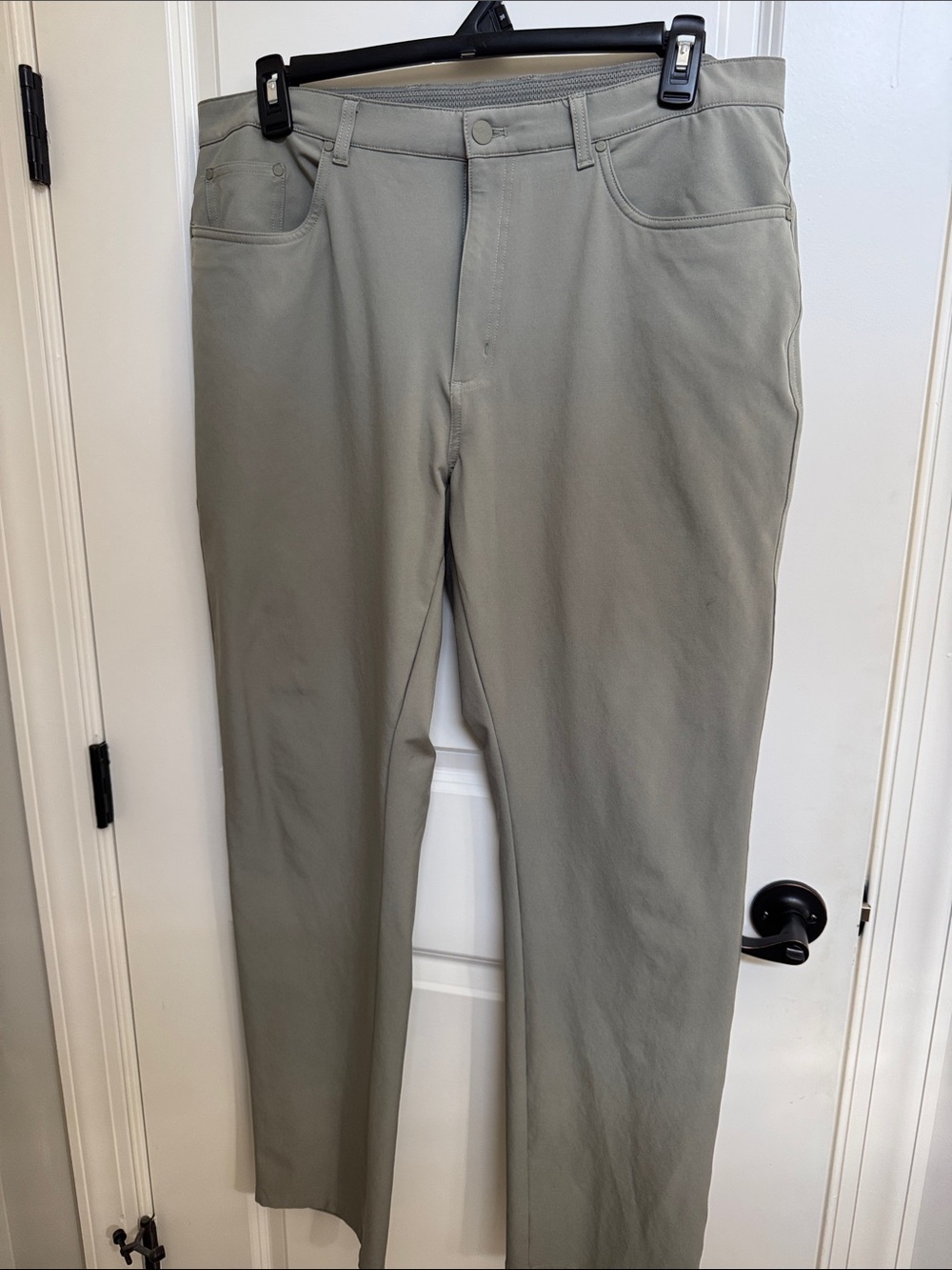 Greg Norman Collection Men's‎ Chinos in Sage